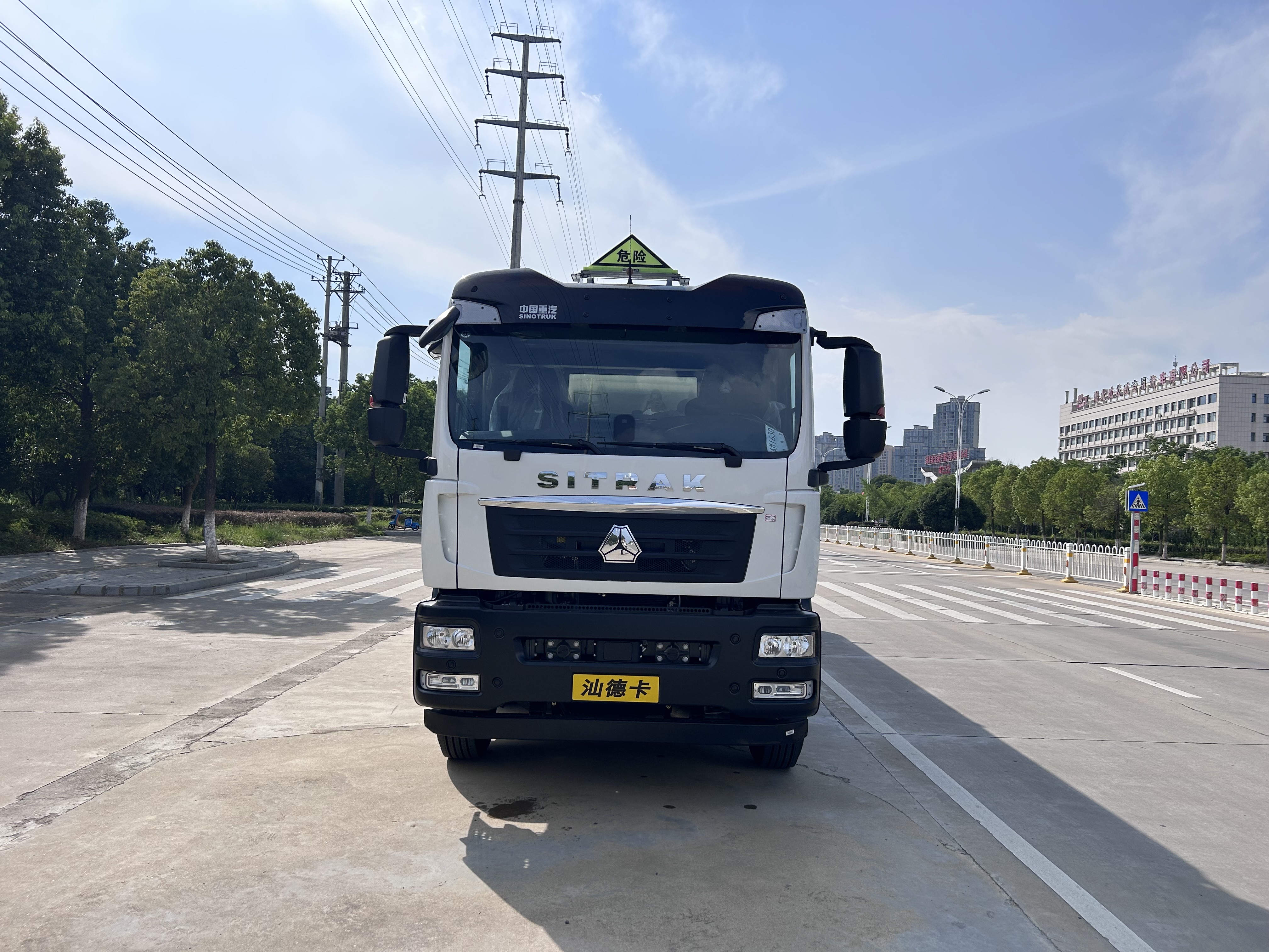 重汽汕德卡 30.2方加油車（鋁合金）